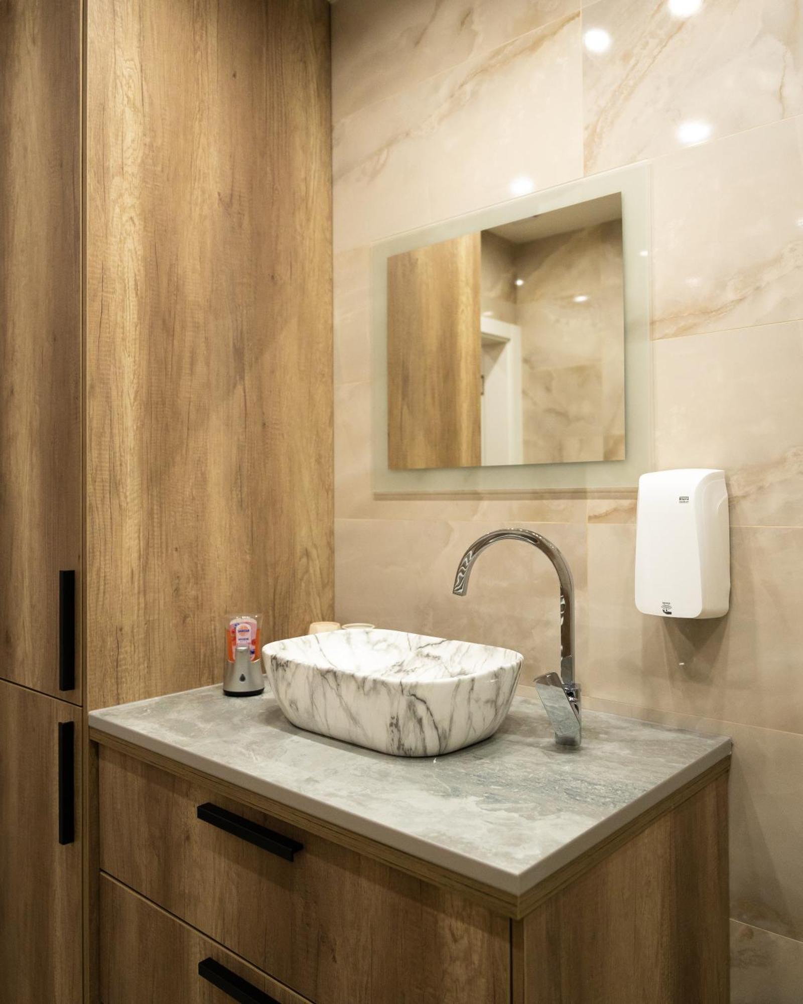 Ema, Asja, Eda Apartments เซนิซา ภายนอก รูปภาพ