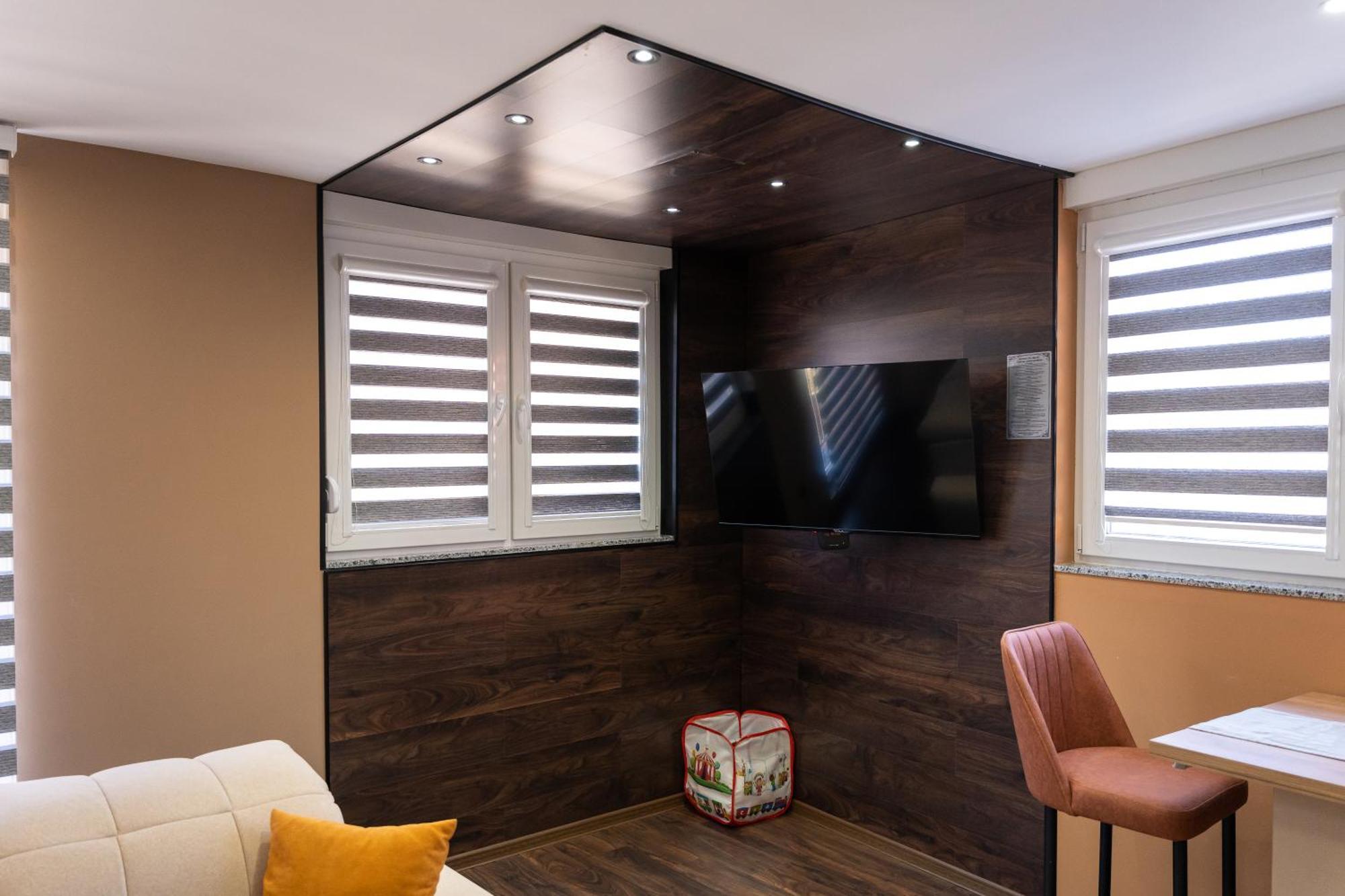 Ema, Asja, Eda Apartments เซนิซา ภายนอก รูปภาพ